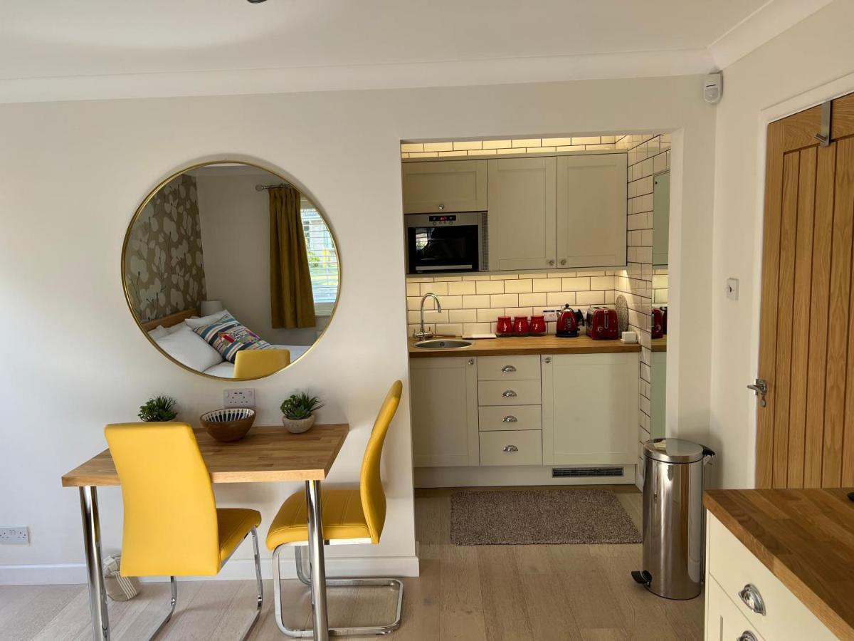 No 64 Bed And Breakfast Lymington Buitenkant foto