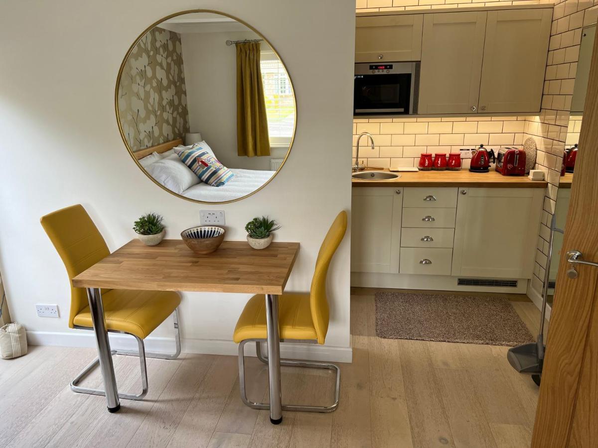 No 64 Bed And Breakfast Lymington Buitenkant foto
