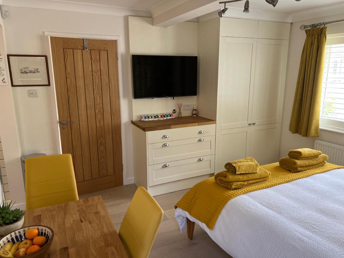 No 64 Bed And Breakfast Lymington Buitenkant foto